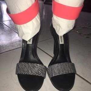 Steve Madden Yeller Heel